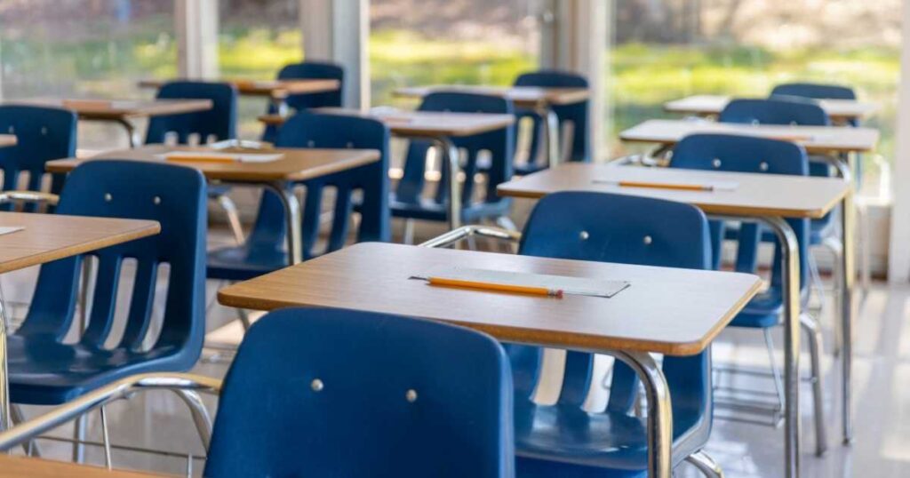 Uno studente che controlla il totale delle ore di assenza per l'ammissione alla Maturità 2026.