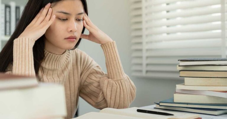 Ansia da Esame: 5 Segnali che lo Stress è Burnout Scolastico