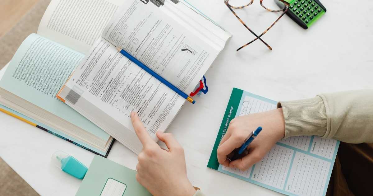 Appunti Digitali vs Cartacei: 3 Metodi per un Ripasso Vincente