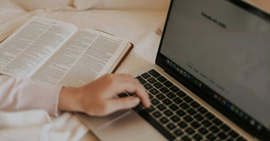 Guida legale e burocratica su come recuperare 2 anni in 1 online.