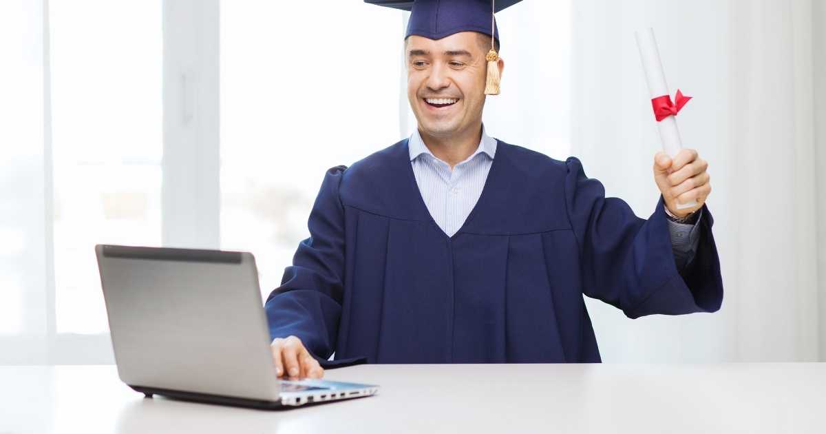 Prendere il diploma a 40 anni: i 3 Metodi Più Veloci del 2026