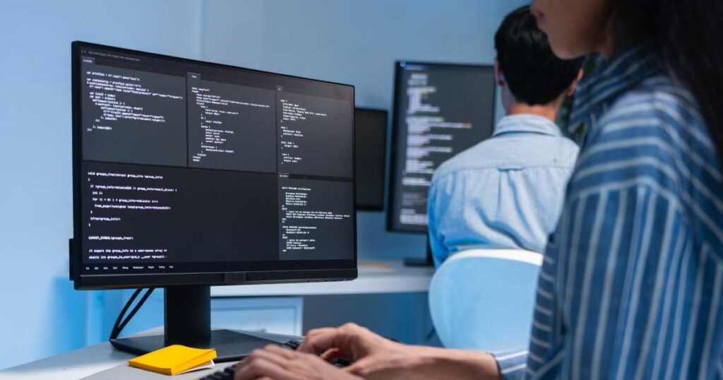 Mercato del lavoro tecnologico e query Senza diploma non ti assumono.