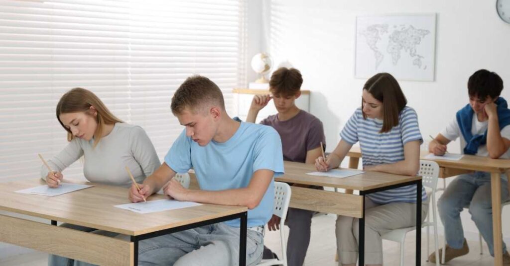 Organizzazione delle sei ore d'esame e analisi delle Tracce prima prova Maturità 2026.