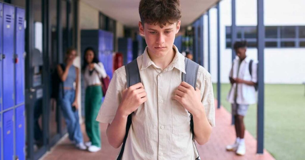Tutela del benessere psicologico e iter burocratico per il Cambio scuola per bullismo alle superiori.
