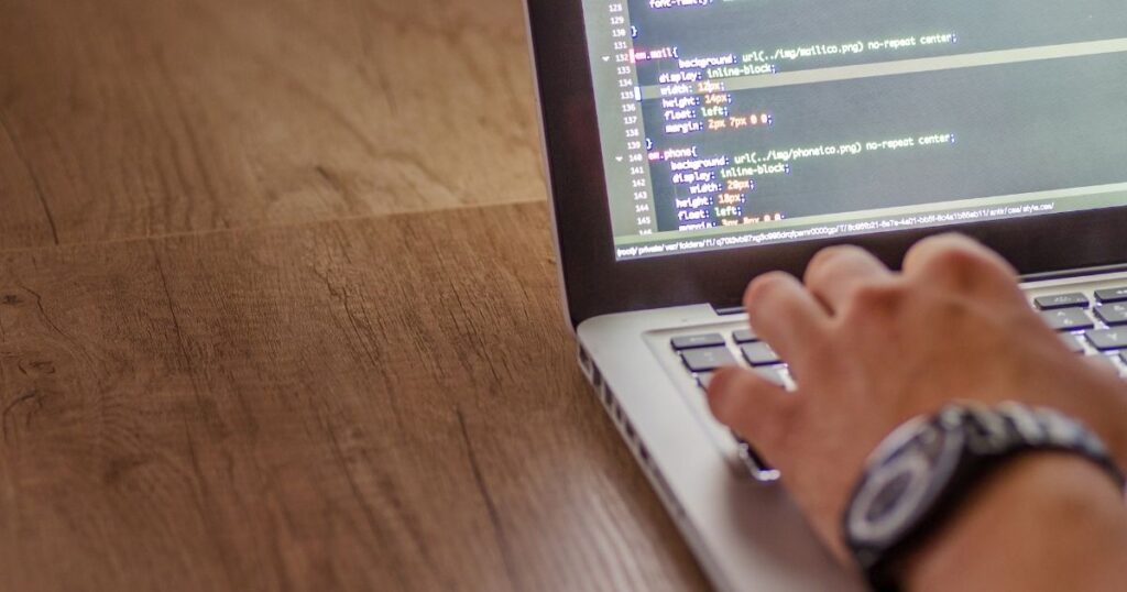 Competenze digitali e qualifiche di scuola superiore per Lavorare nel Metaverso e Web3.