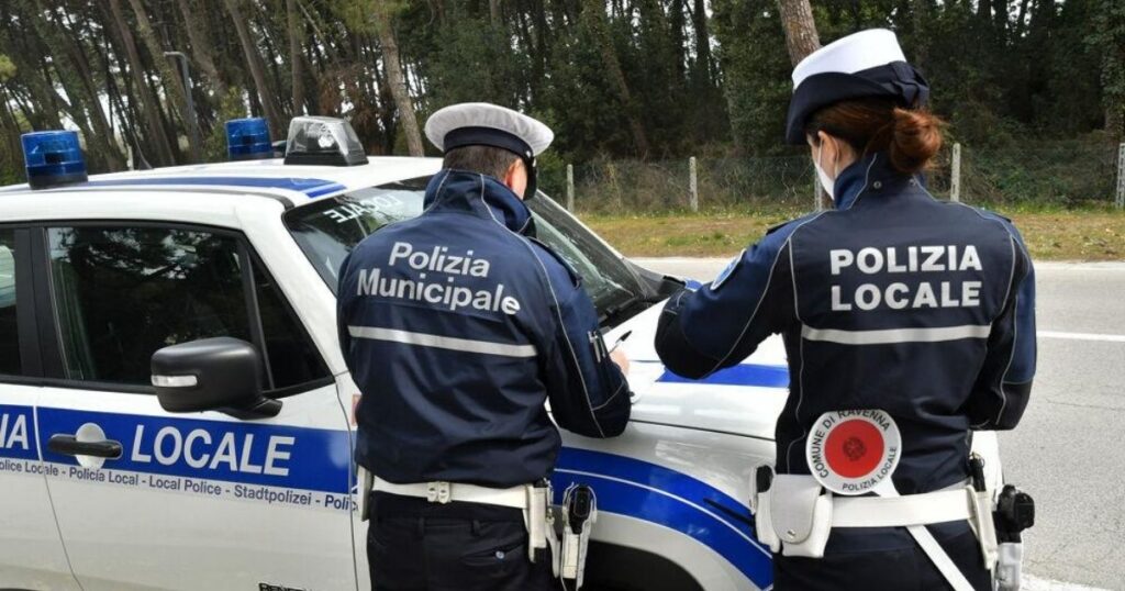 Requisiti d'accesso e tutele legali per il Diploma per concorsi Polizia Locale 2026.
