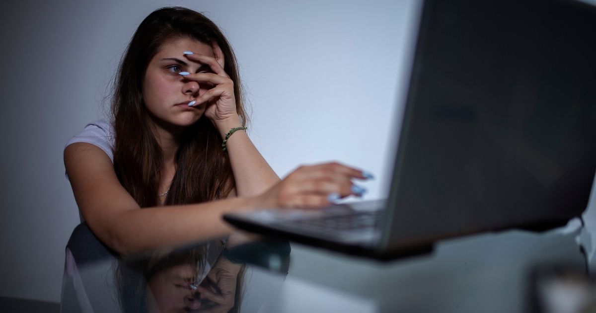 Cyberbullismo e diffida scolastica 2026: i 3 Sconvolgenti Diritti per il trasferimento lampo