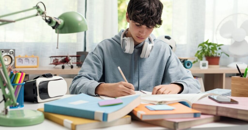 Gestione dell'ansia da prestazione e studio da casa per Fobia scolastica e ritiro sociale.